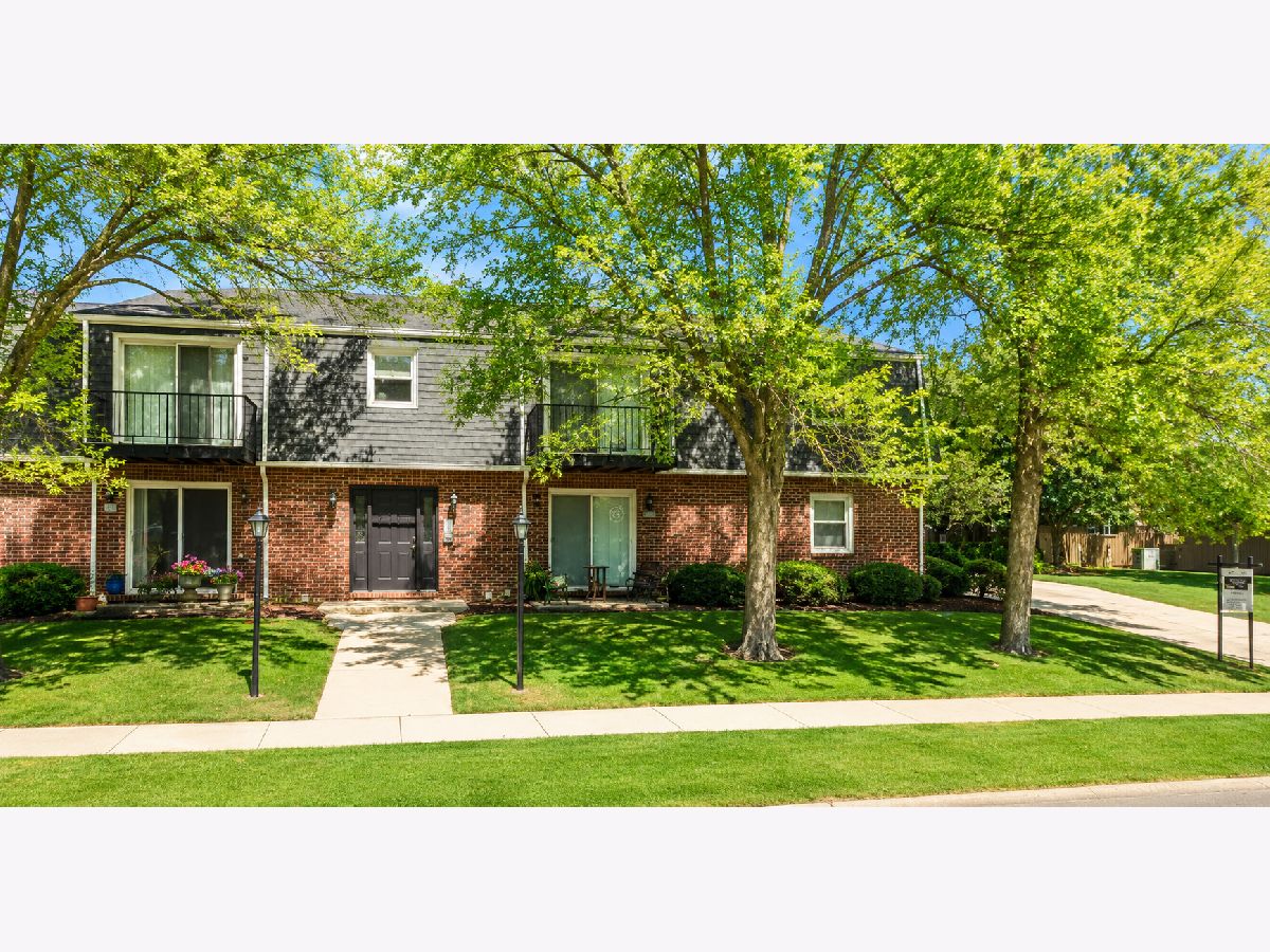 Homes & Condominiums For Sale Lake Lawn Joliet Illinois, 1323 Buell Avenue