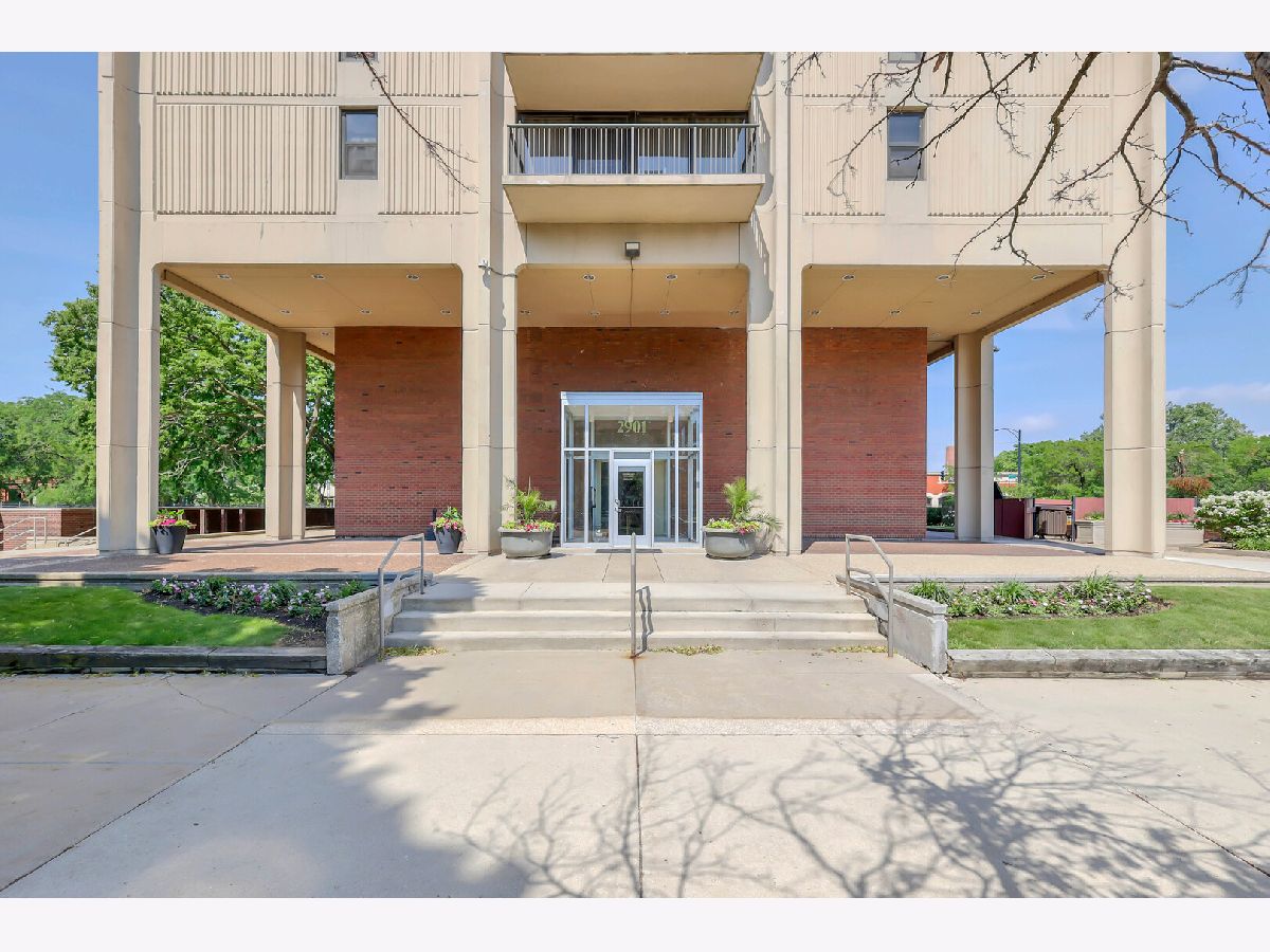  For Sale Chicago Illinois, 2901 Michigan Avenue