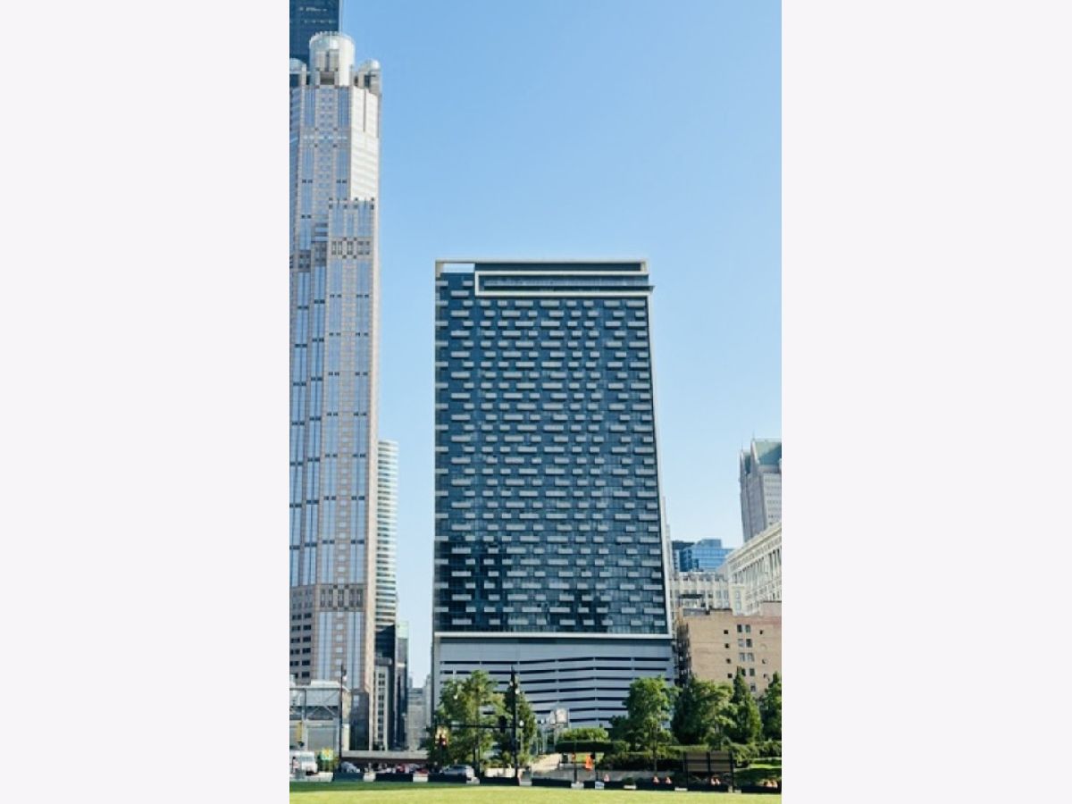  Rented Chicago Illinois, 235 Van Buren