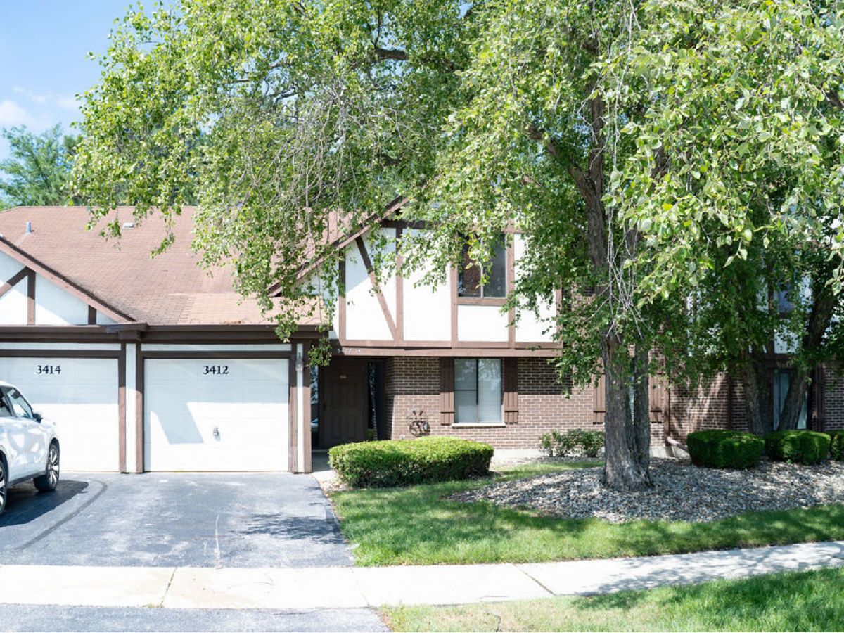 Condominiums For Sale Lincolnshire Manor Crete Illinois, 3410 Donovan Drive