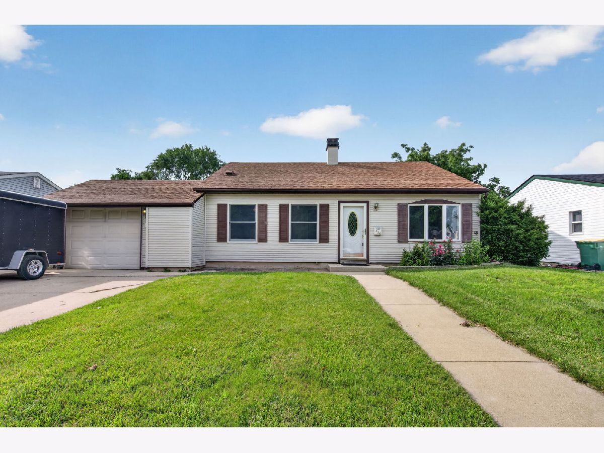 Homes For Sale Hampton Park Romeoville Illinois, 526 Laurel Avenue