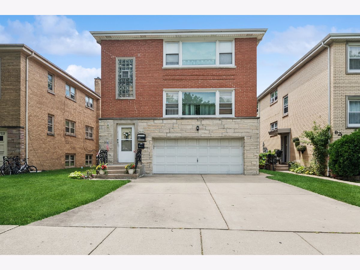  For Sale Evanston Illinois, 9206 Bennett Avenue