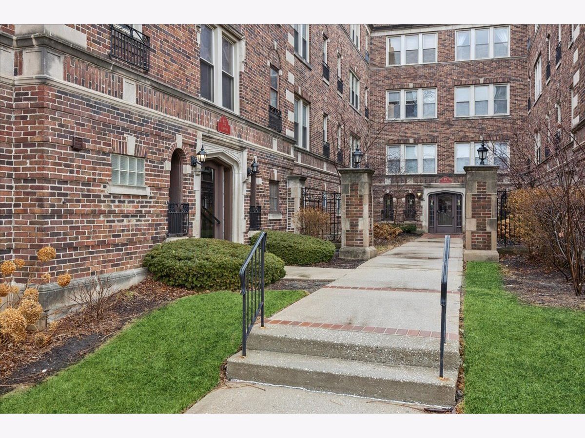  For Sale La Grange Illinois, 65 Harris Avenue