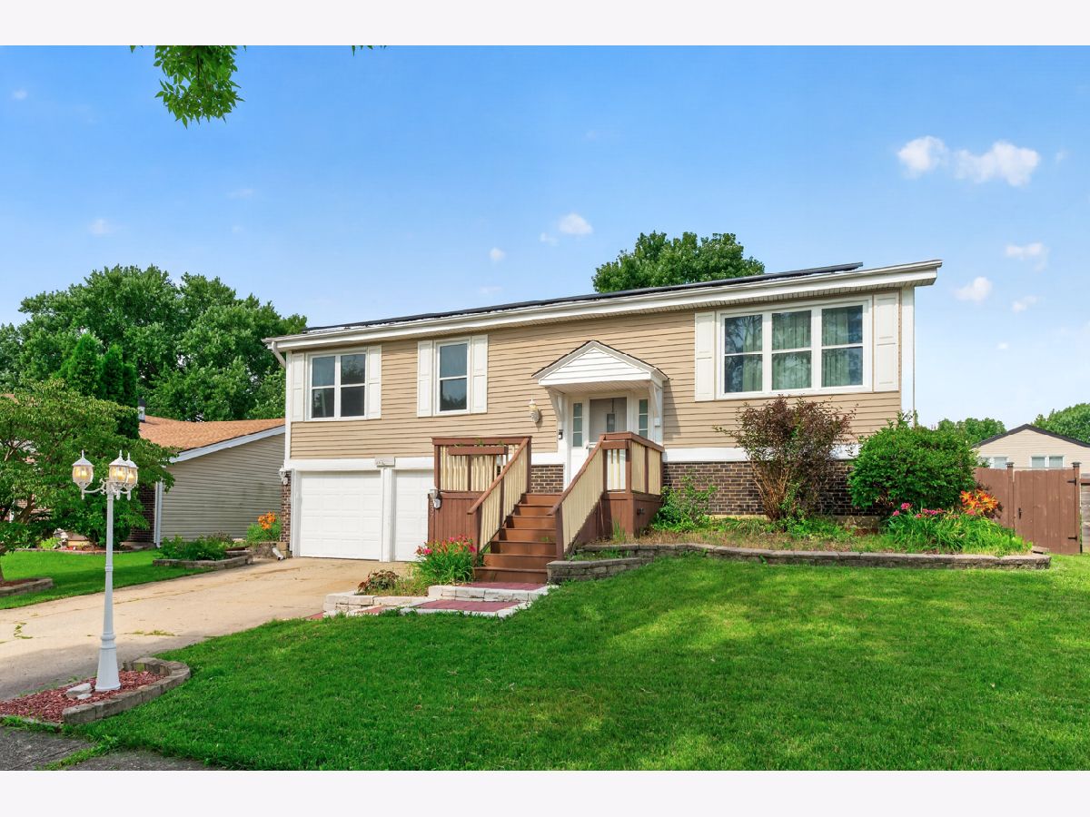 For Sale Bolingbrook Illinois, 237 Windsor Drive