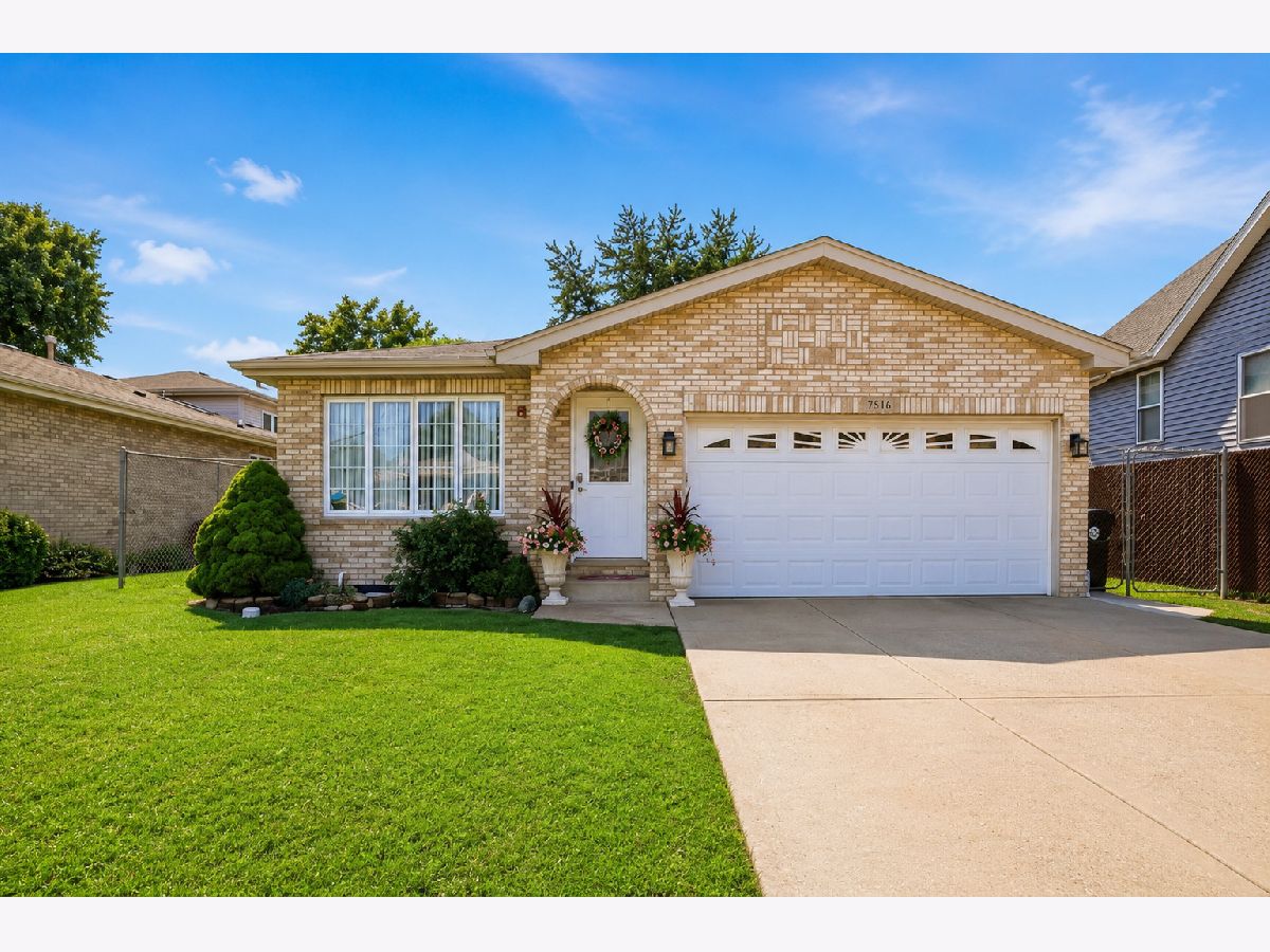 For Sale Bridgeview Illinois, 7516 Odell Avenue