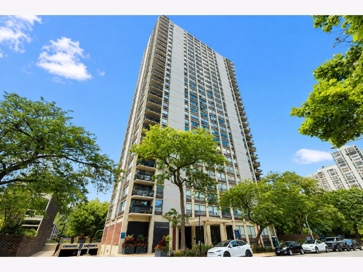  Rented Chicago Illinois, 1355 Sandburg