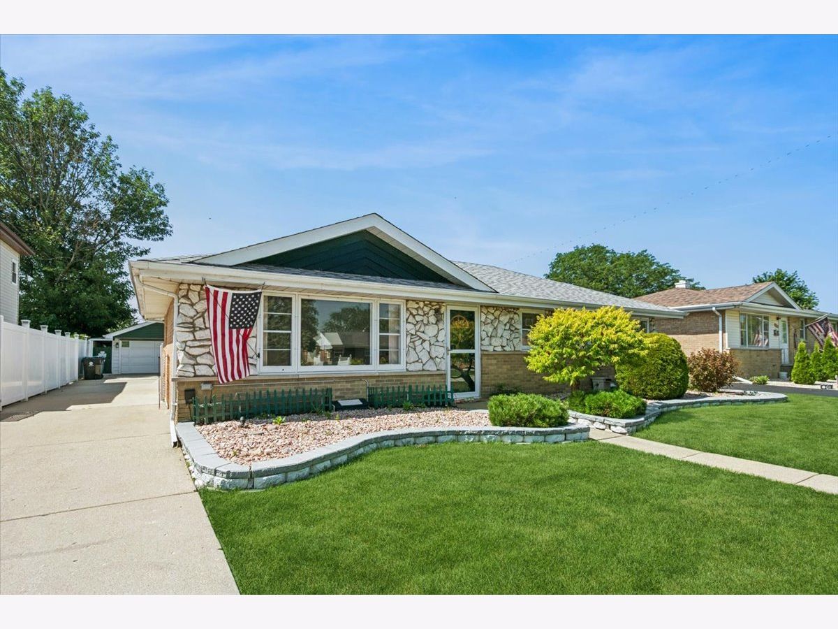  For Sale Bridgeview Illinois, 7821 73rd Place