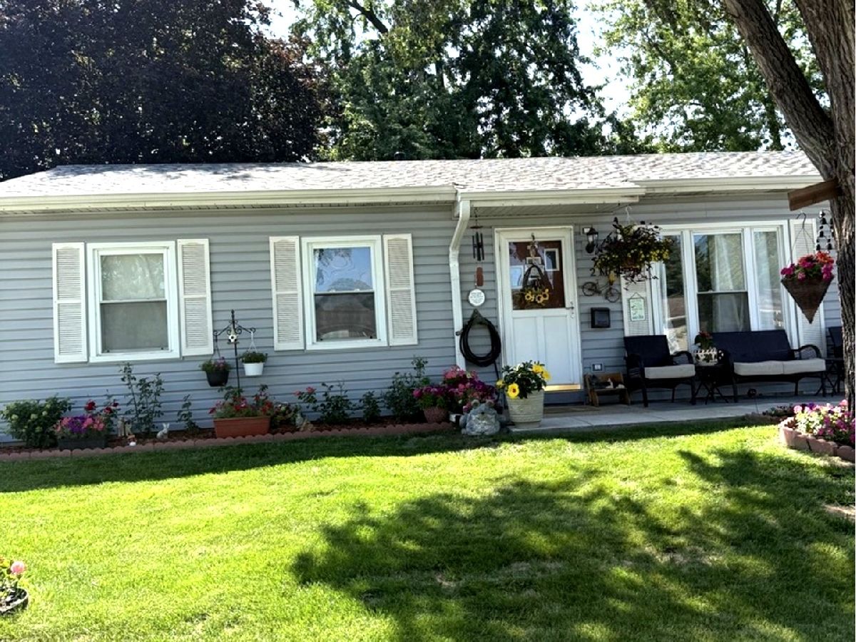 Homes For Sale Hampton Park Romeoville Illinois, 216 Linden Avenue