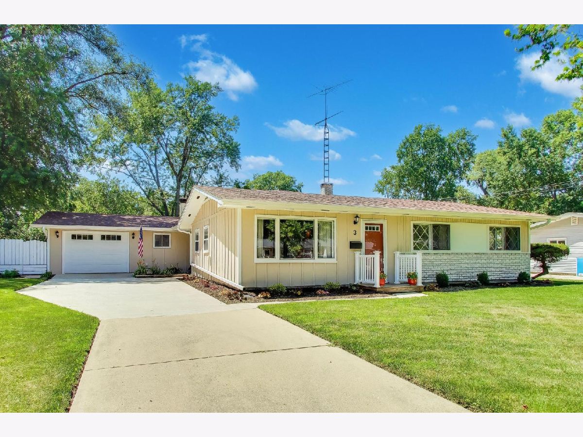 Homes & Townhomes For Sale Boulder Hill Montgomery Illinois, 3 Seneca Drive