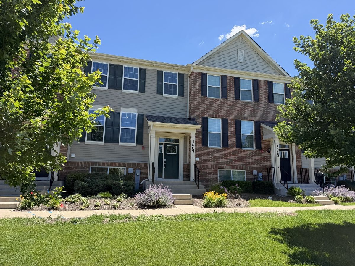 Condos & Townhomes For Rent Prairie Commons Batavia Illinois, 1607 Carlstedt