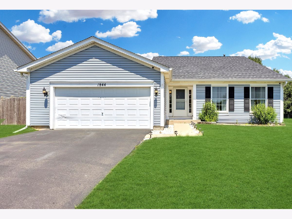 Homes & Townhomes For Sale Kendall Ridge Plainfield Illinois, 1844 Kendall Ridge Boulevard