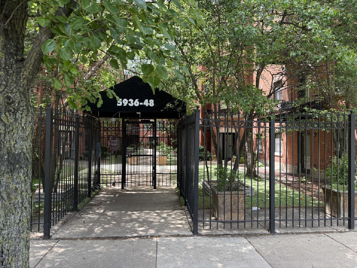 For Sale Chicago Illinois, 5940 King Drive