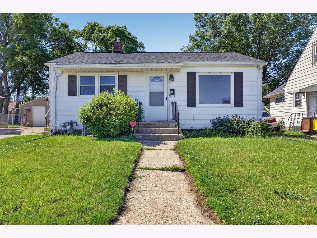  For Sale Rockford Illinois, 2724 Lawndale Avenue