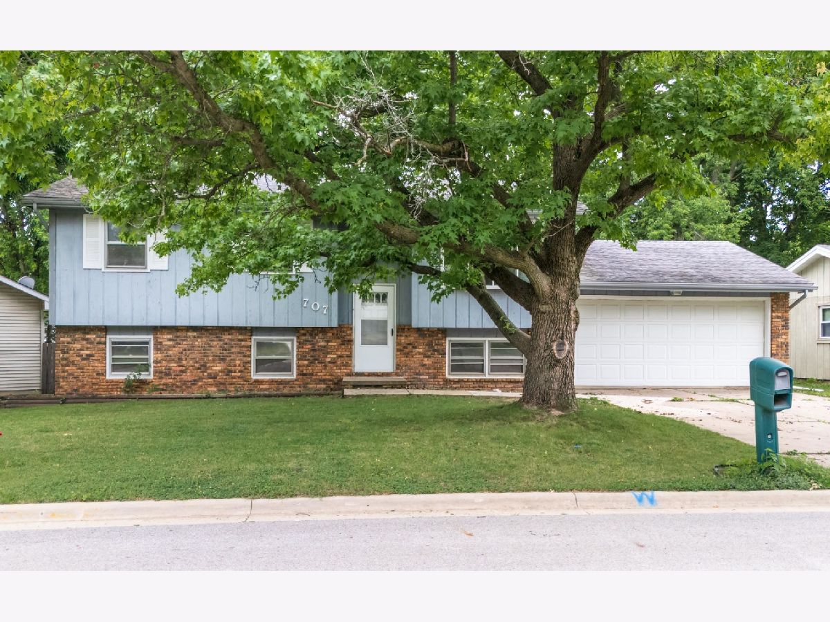 Homes For Sale Brookwood Normal Illinois, 707 Chester Drive