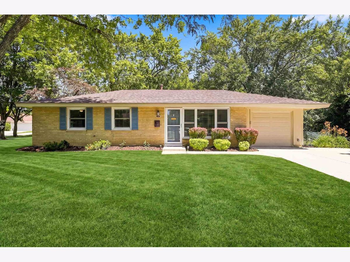  Rented Schaumburg Illinois, 924 Bradford
