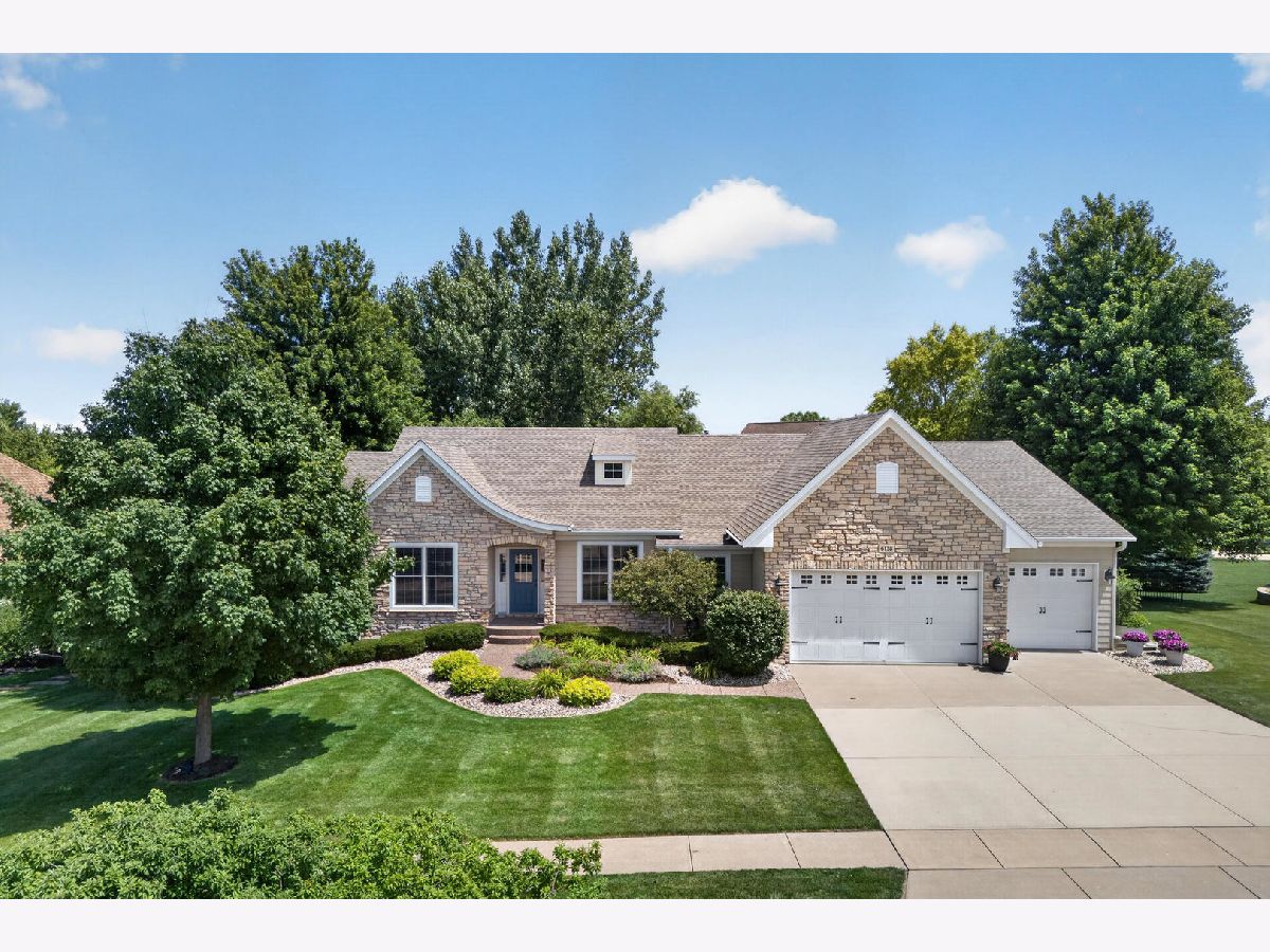 Homes For Sale Legends Of Hopewell Creek Bettendorf Iowa, 6138 Whispering