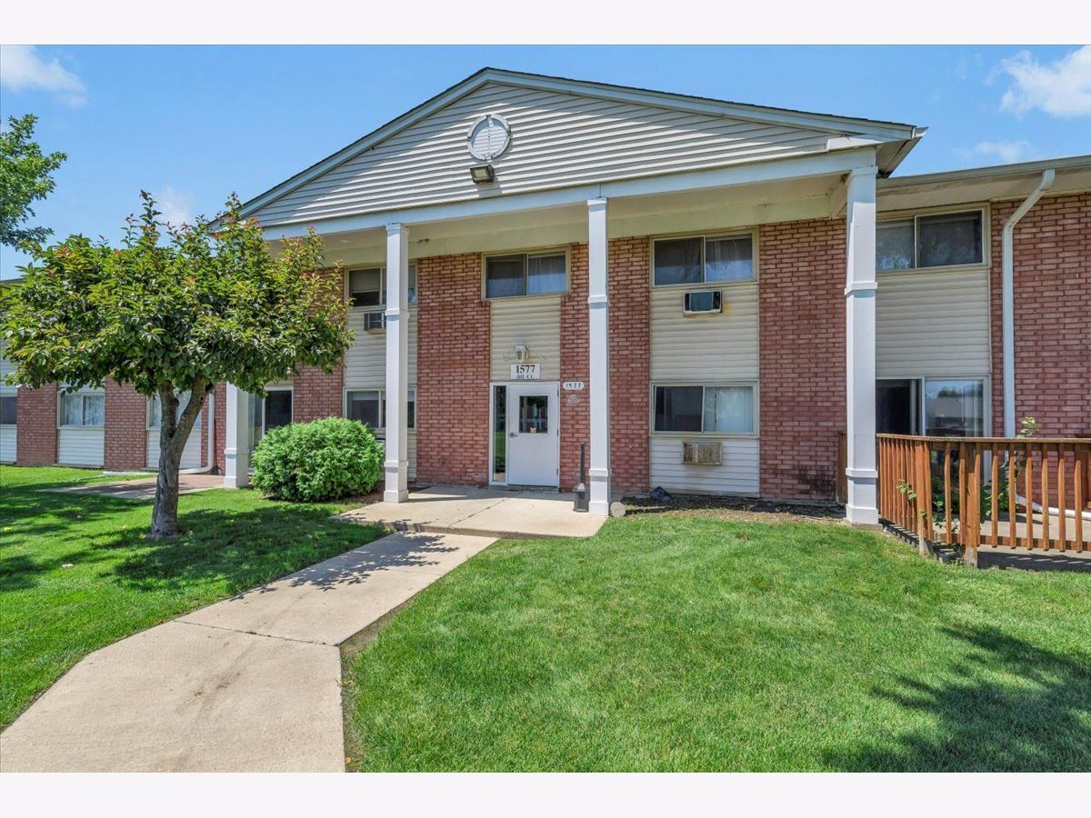  For Sale Glendale Heights Illinois, 1577 Jill Court