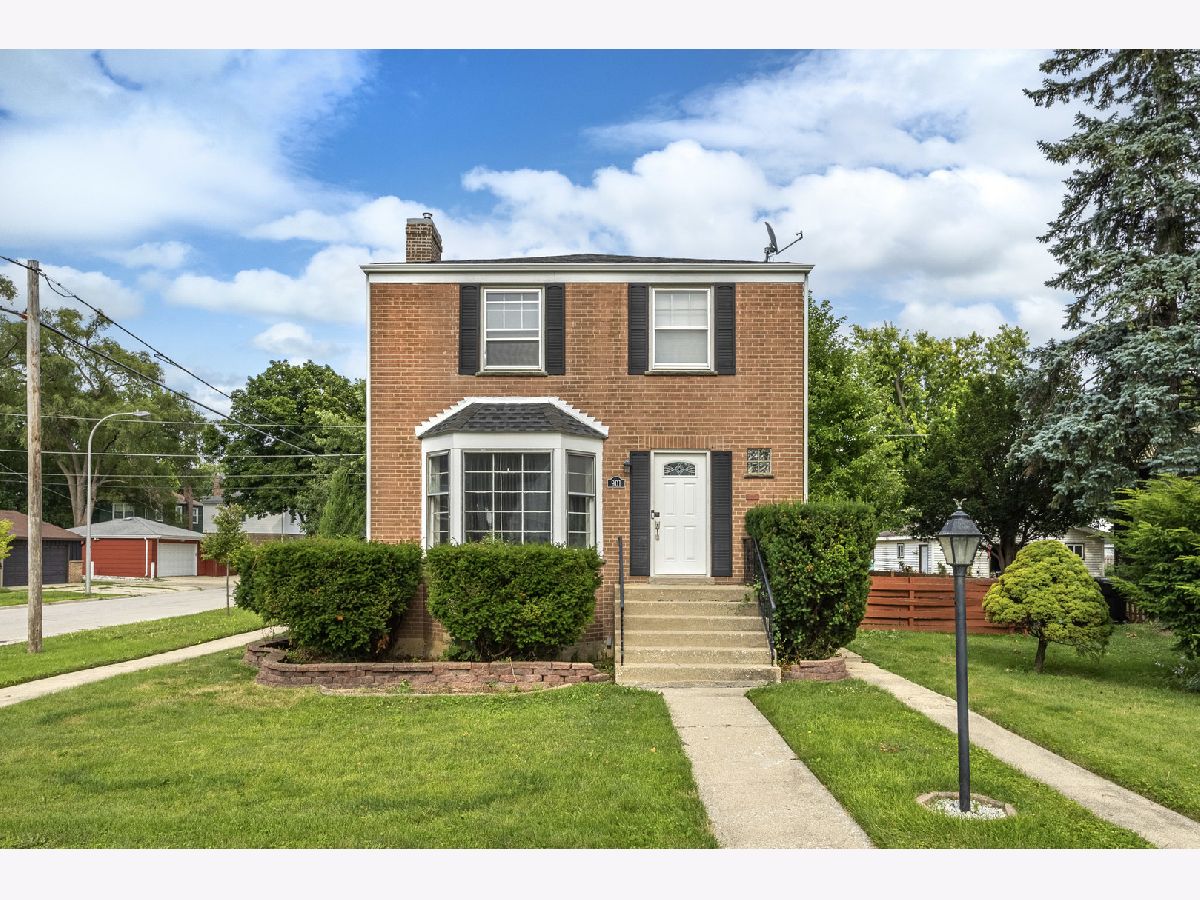  For Sale Westchester Illinois, 901 Manchester Avenue