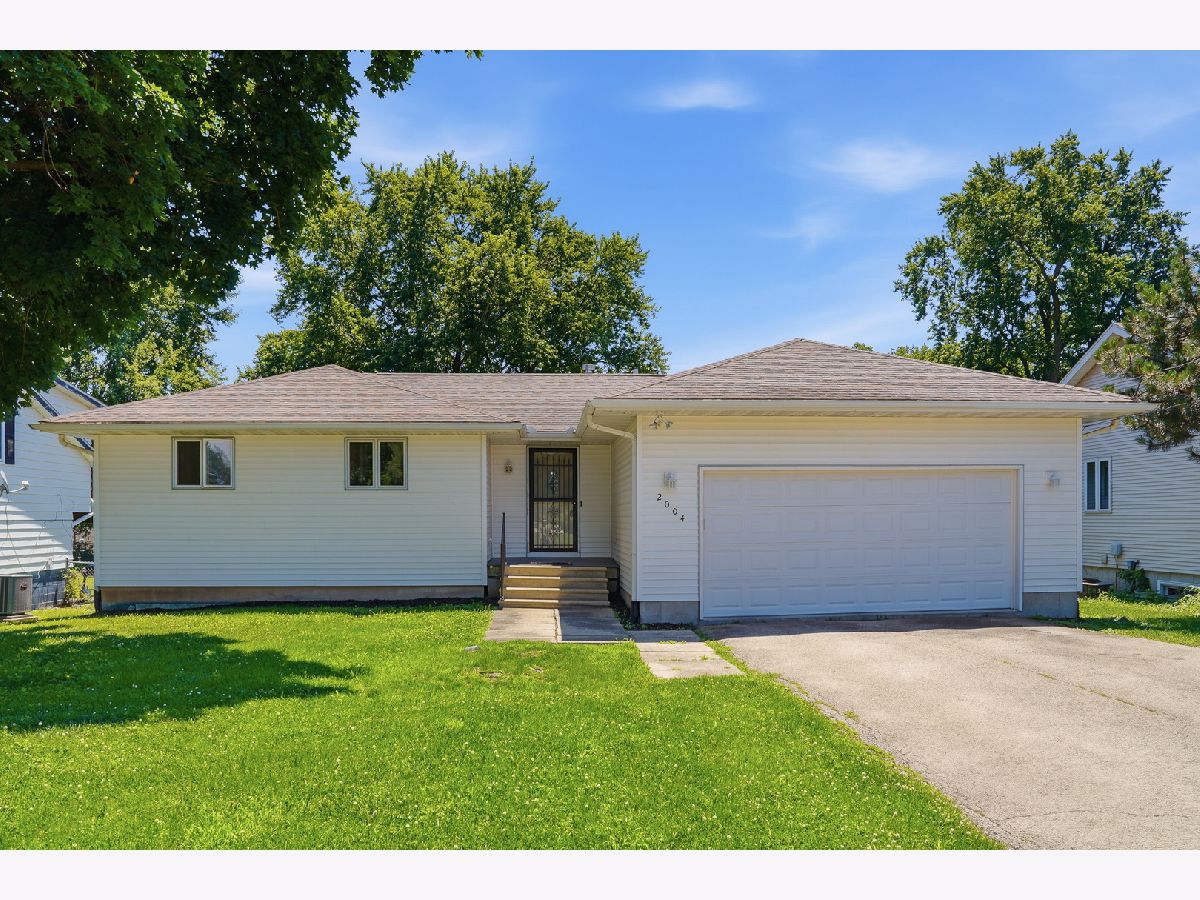  For Sale Dixon Illinois, 2004 4th Street