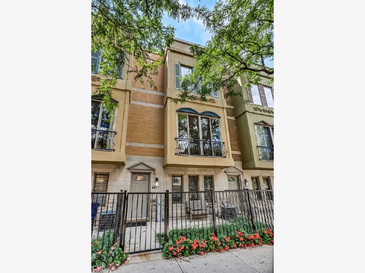  Rented Chicago Illinois, 530 Peoria