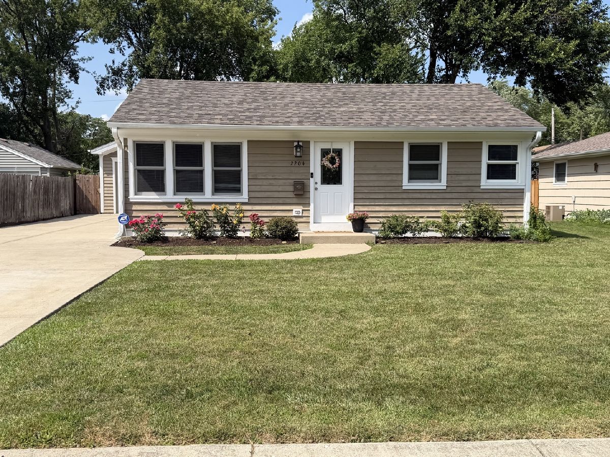  For Rent Rolling Meadows Illinois, 2204 Campbell