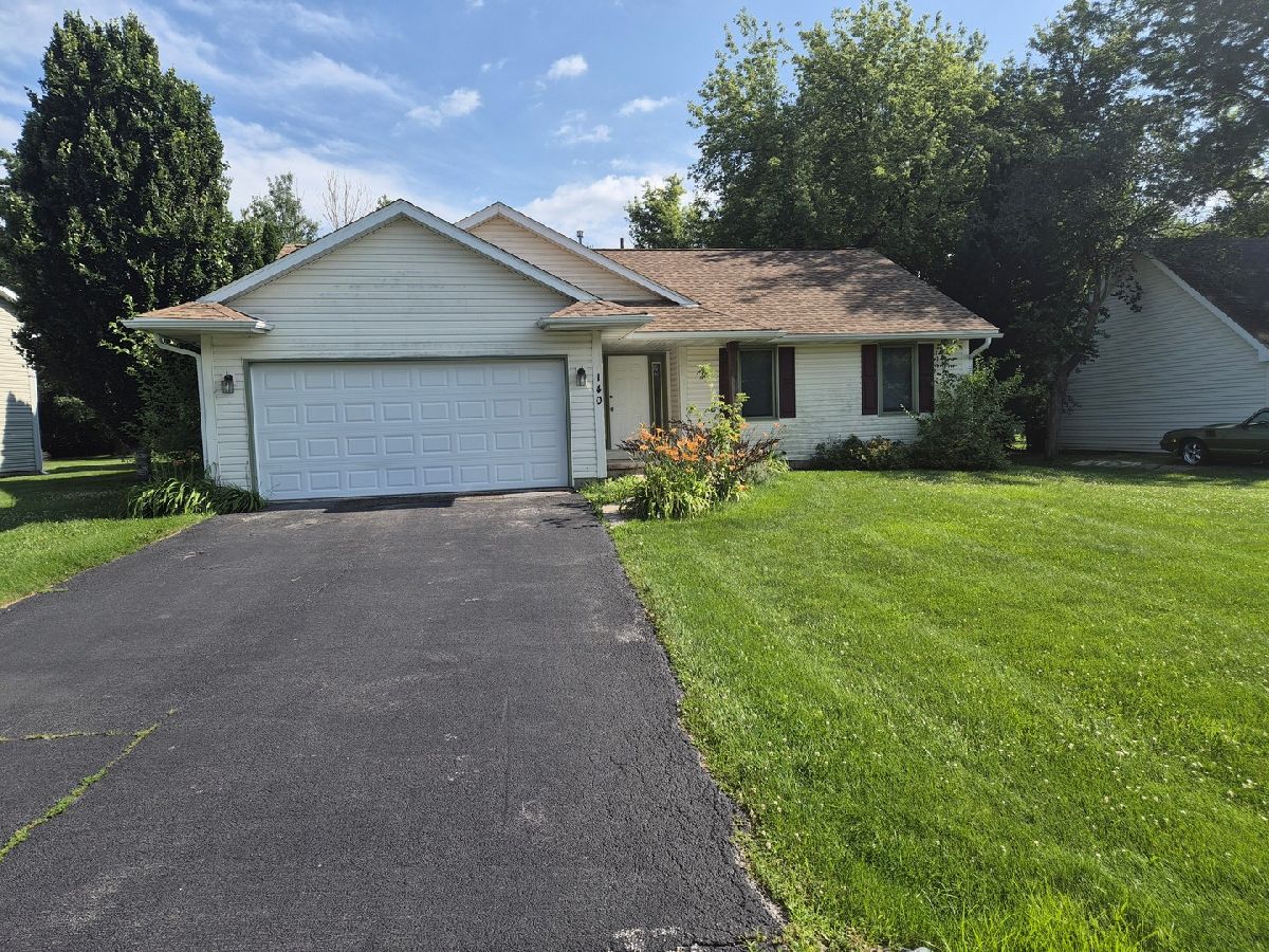  For Sale Poplar Grove Illinois, 140 Lamplighter