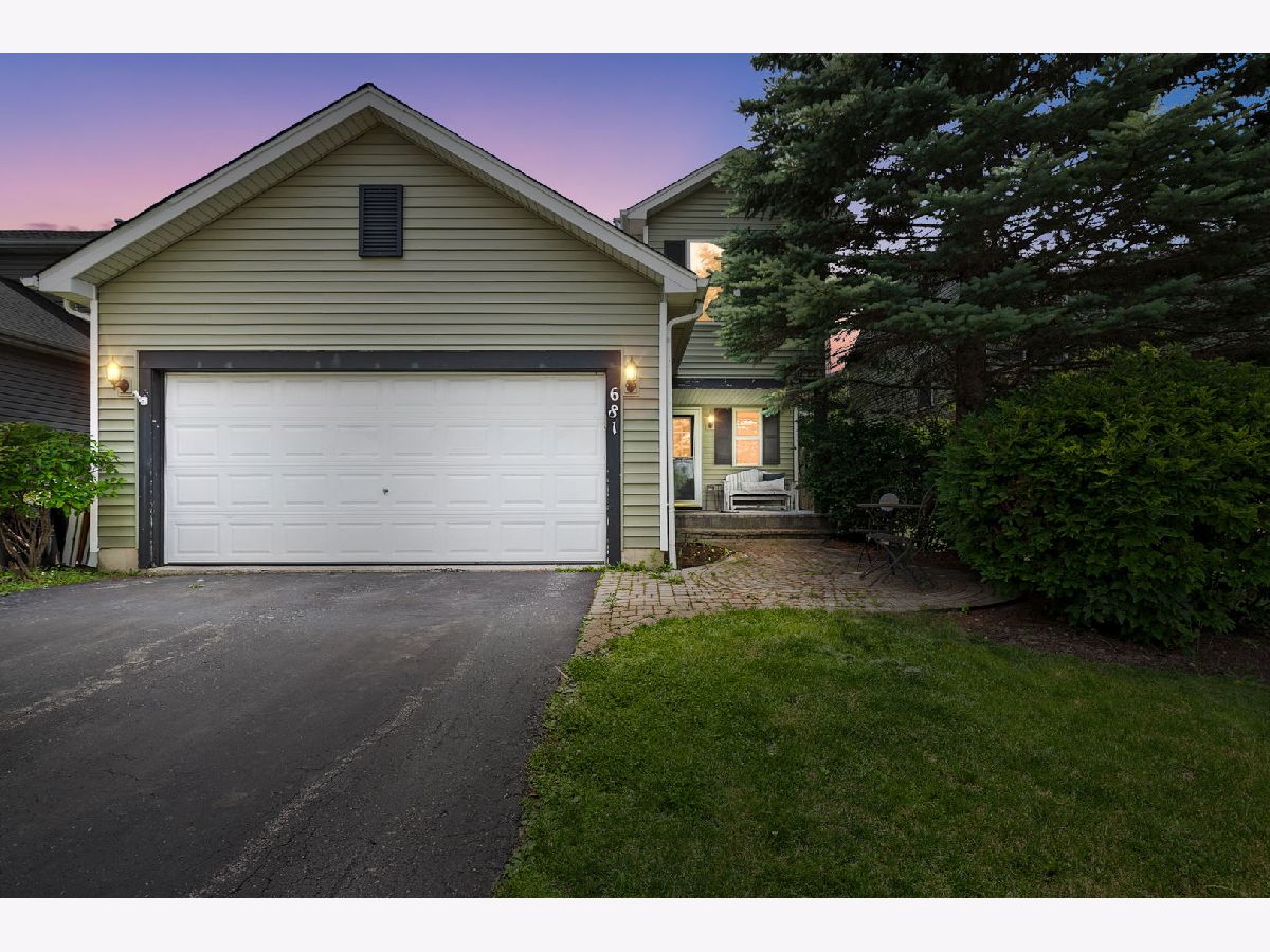 Homes For Sale Fox Glenn Round Lake Heights Illinois, 681 Huron Hills Trail