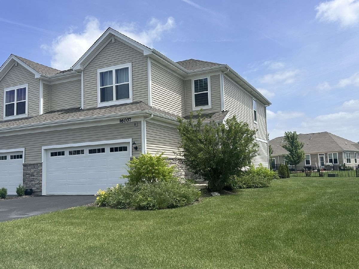 Homes & Townhomes For Sale Creekside Crossing Plainfield Illinois, 16037 Moss Court