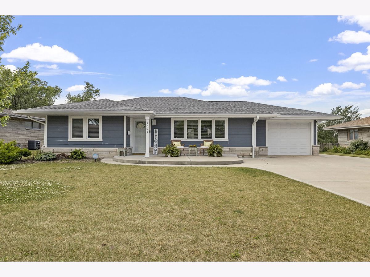  For Rent Crest Hill Illinois, 1621 Barthelone