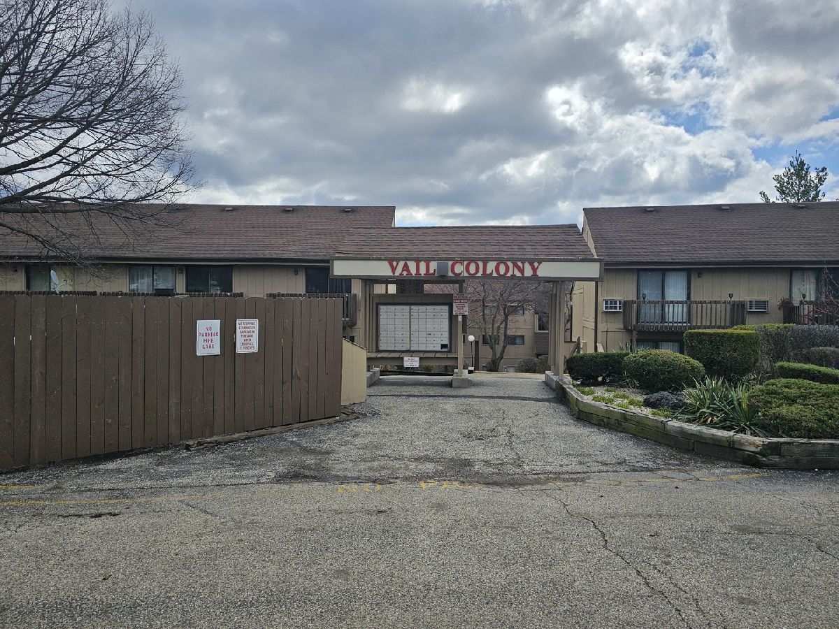 Condos & Townhomes For Sale Vacation Village Fox Lake Illinois, 58 Vail Colony