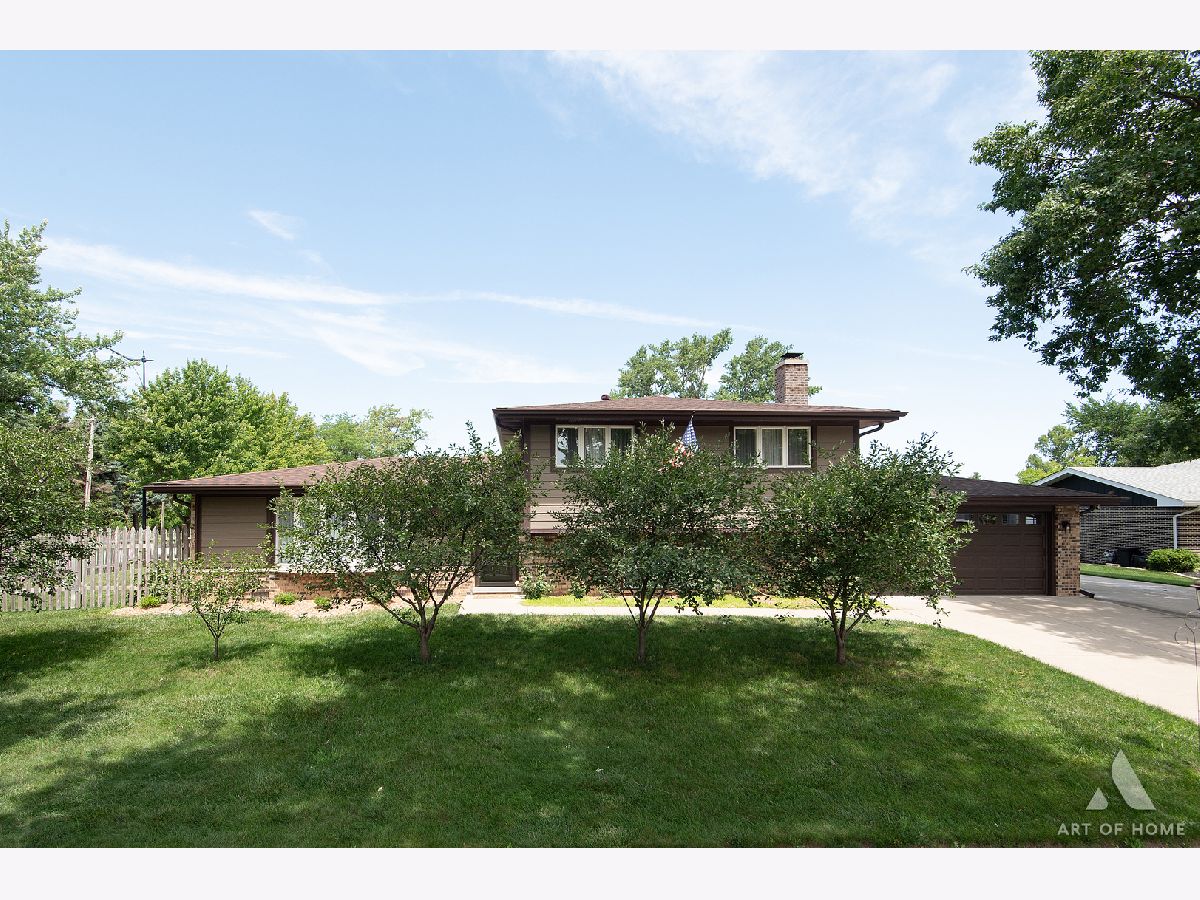  For Sale Hickory Hills Illinois, 8140 91st Street