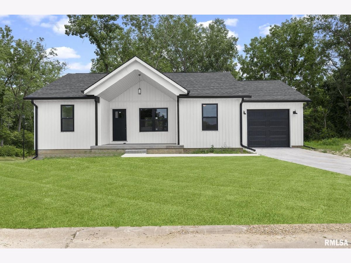  For Sale Carbon Cliff Illinois, 813 Williams Way