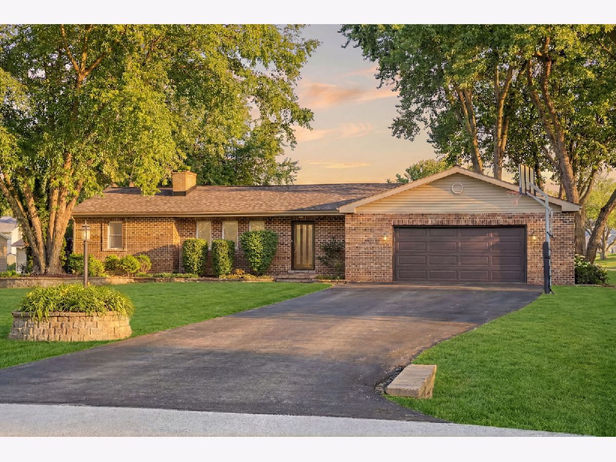  For Sale Oswego Illinois, 28 Cherry Drive