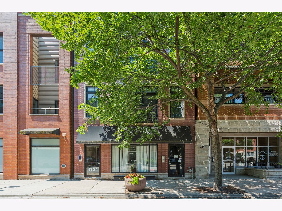  For Sale Chicago Illinois, 4124 Lincoln Avenue