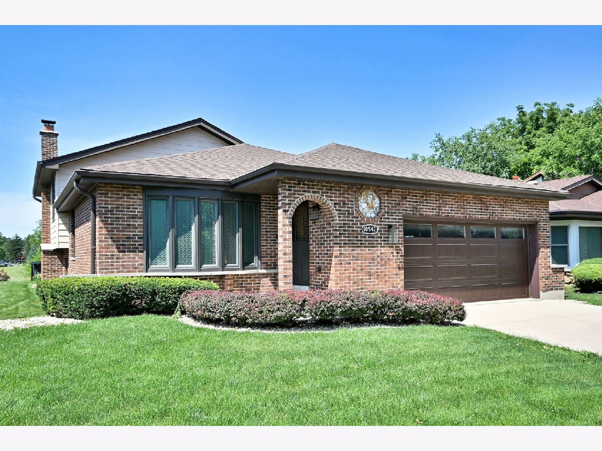  For Sale Westchester Illinois, 10542 Camelot Street