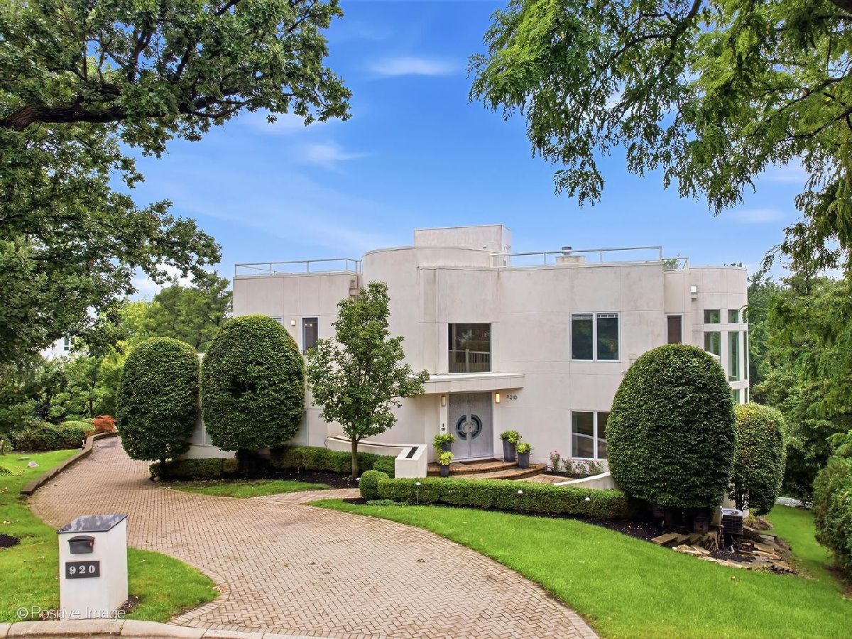  For Sale Oak Brook Illinois, 920 St Stephens Green