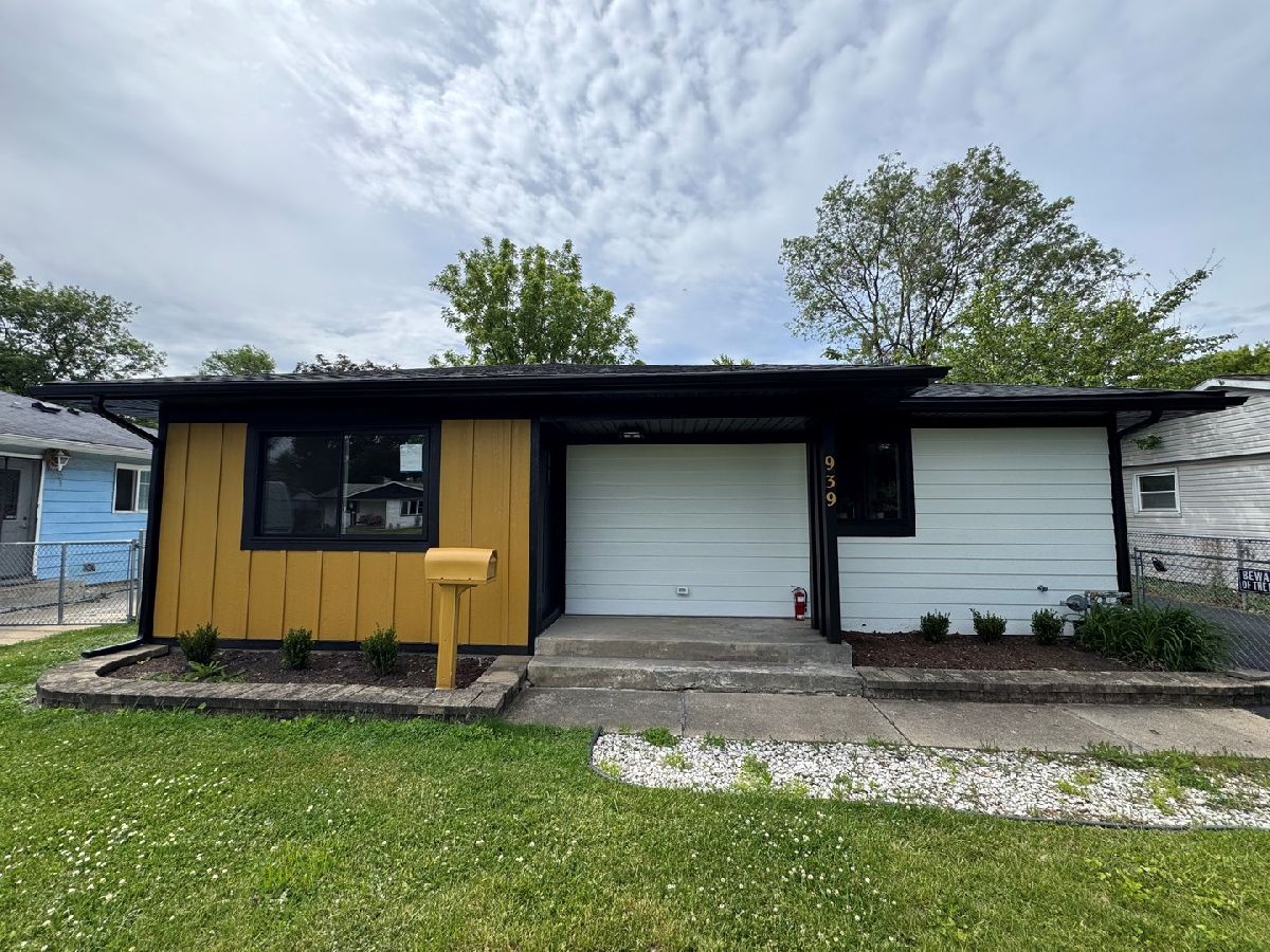  Rented Wheeling Illinois, 939 Fletcher