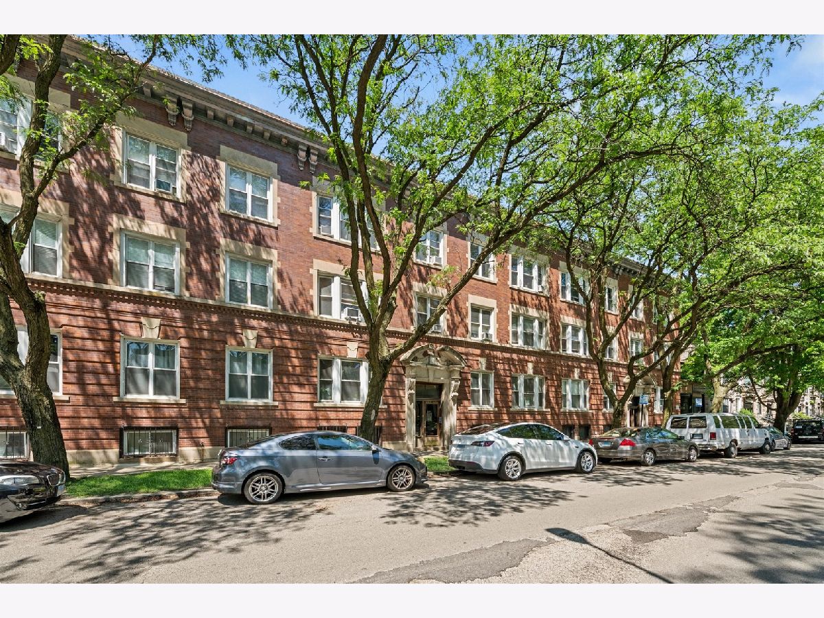  For Sale Chicago Illinois, 5052 Blackstone Avenue