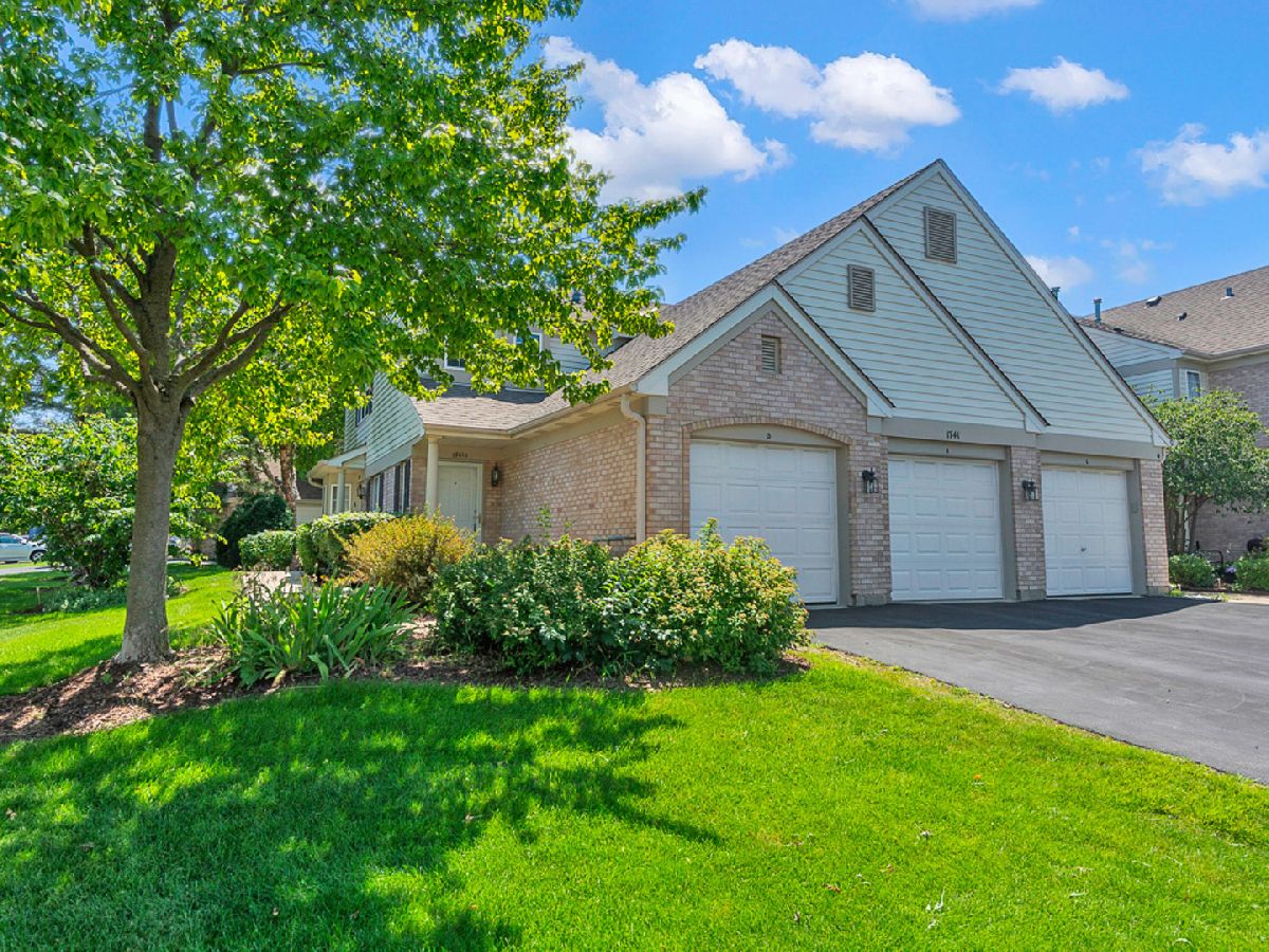 Townhomes & Condos For Sale Briar Pointe Schaumburg Illinois, 1741 Heron Avenue