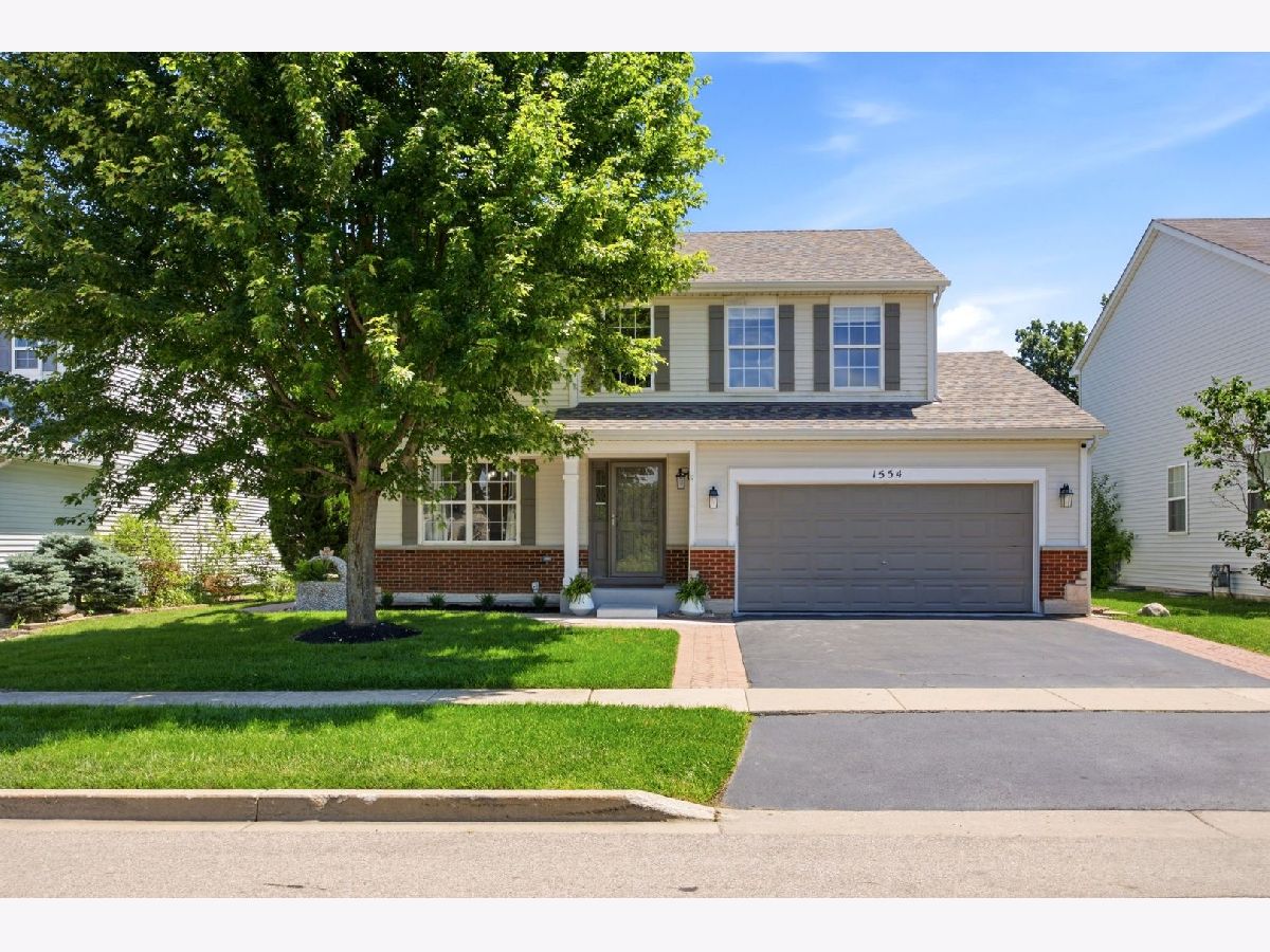 Homes For Sale Savanna Grove Woodstock Illinois, 1554 Fox Sedge Trail