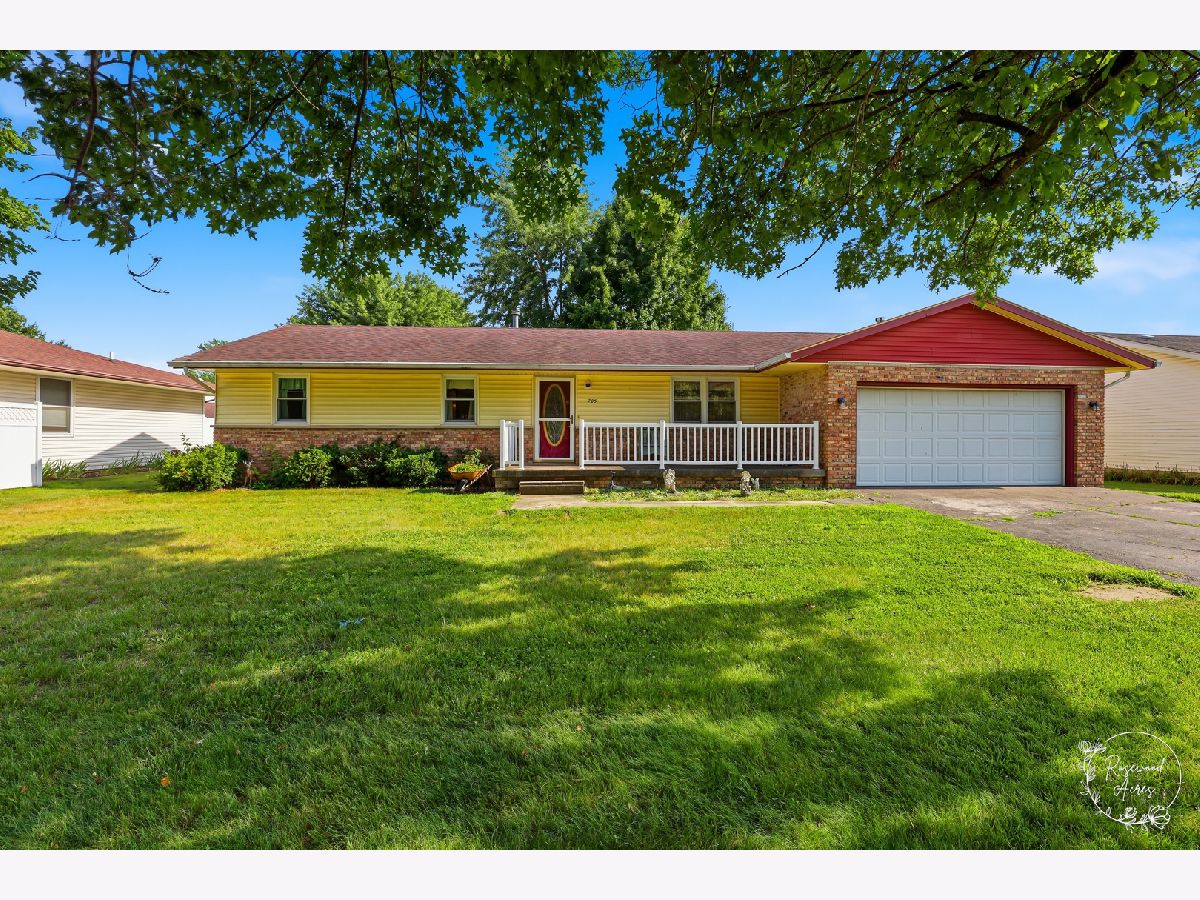  For Sale Watseka Illinois, 705 Rosewood Street