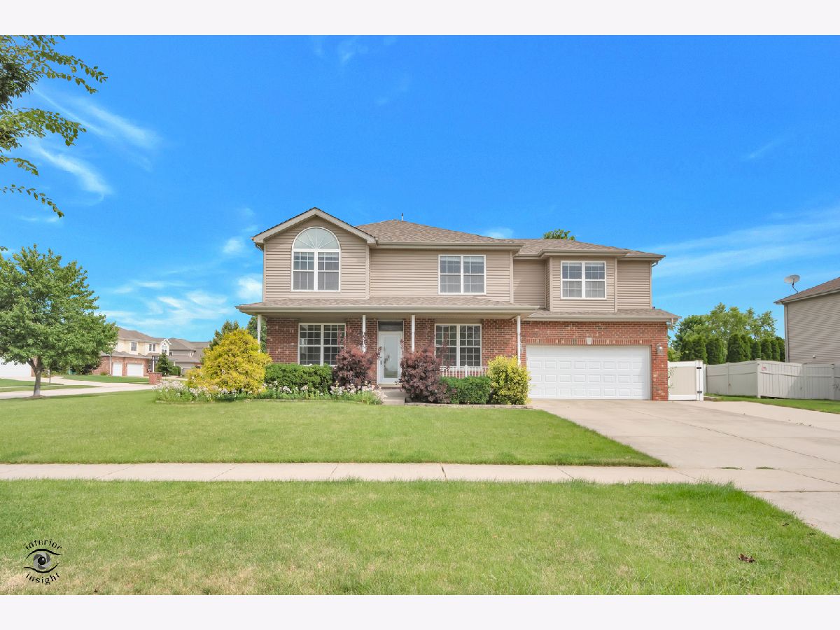 Homes For Sale Ridgefield Estates Manhattan Illinois, 15474 Lakeview Drive