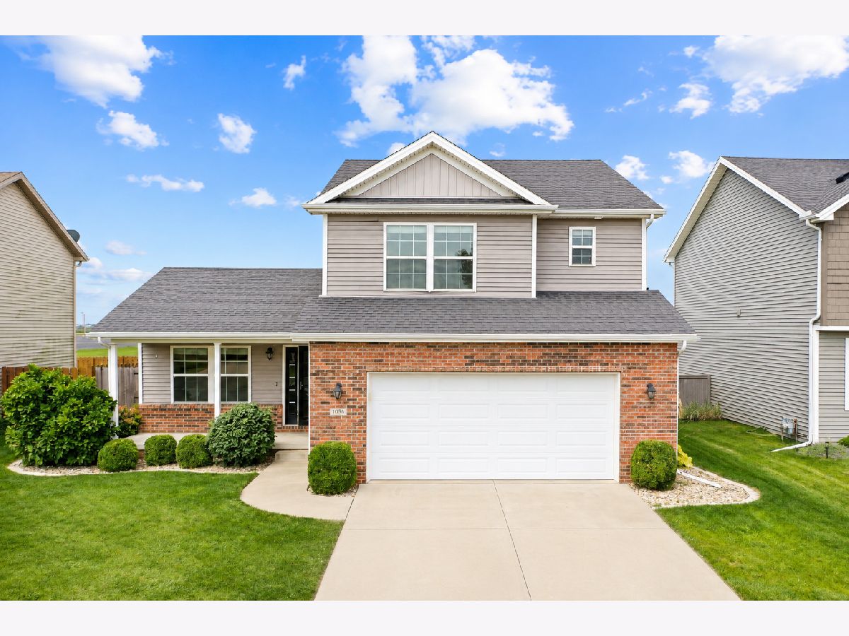 Homes & Condos & Townhomes For Sale Harvest Pointe Bloomington Illinois, 1036 Homestead Drive