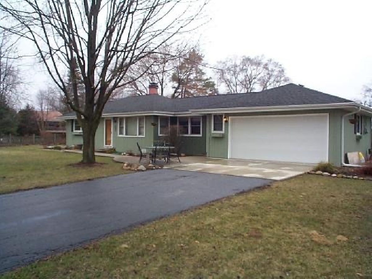 Homes & Condos & Townhomes Sold Fox Lake Hills Lake Villa Illinois, 37360 Hillside