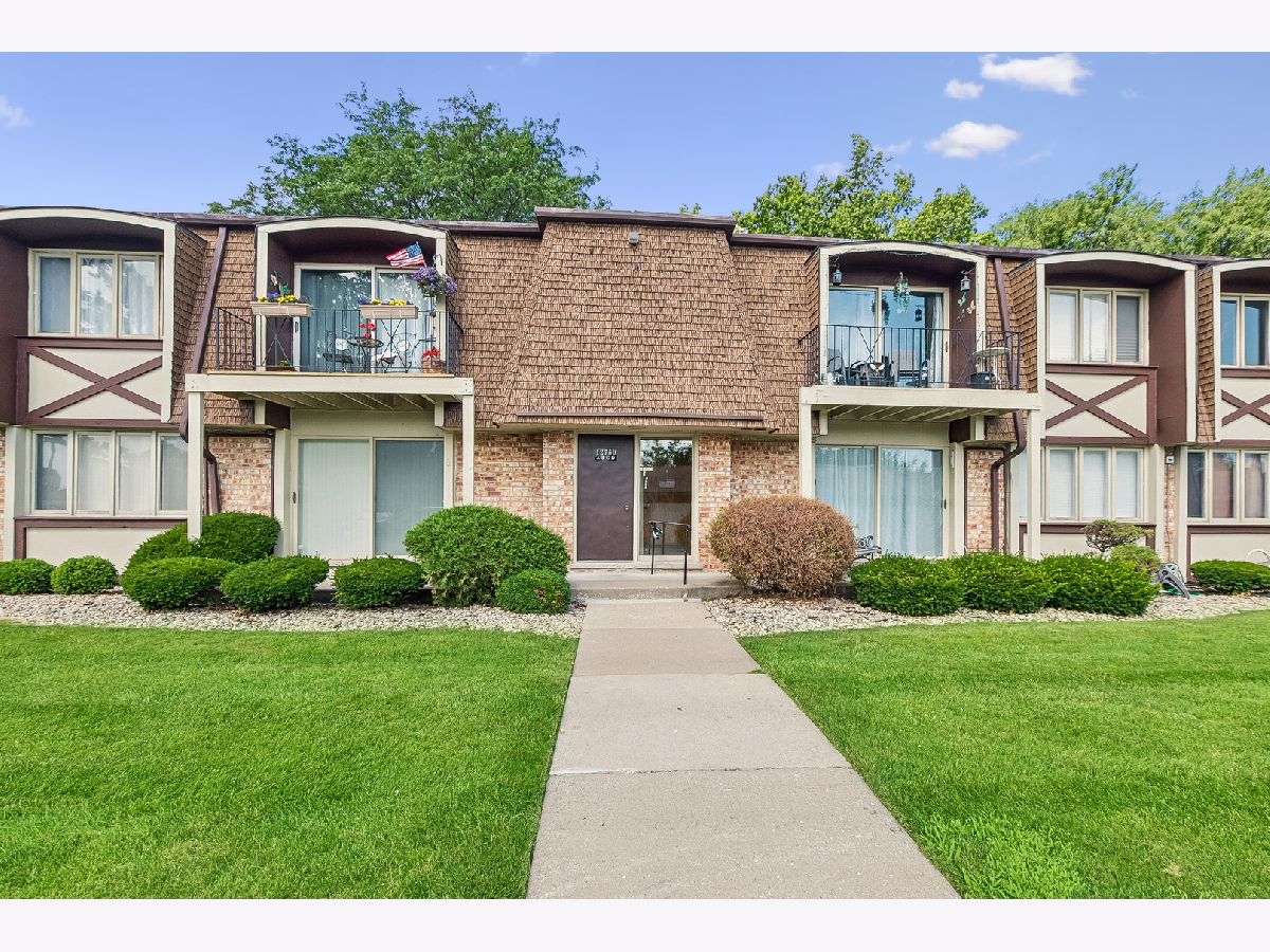  For Sale Crestwood Illinois, 12750 Carriage Lane