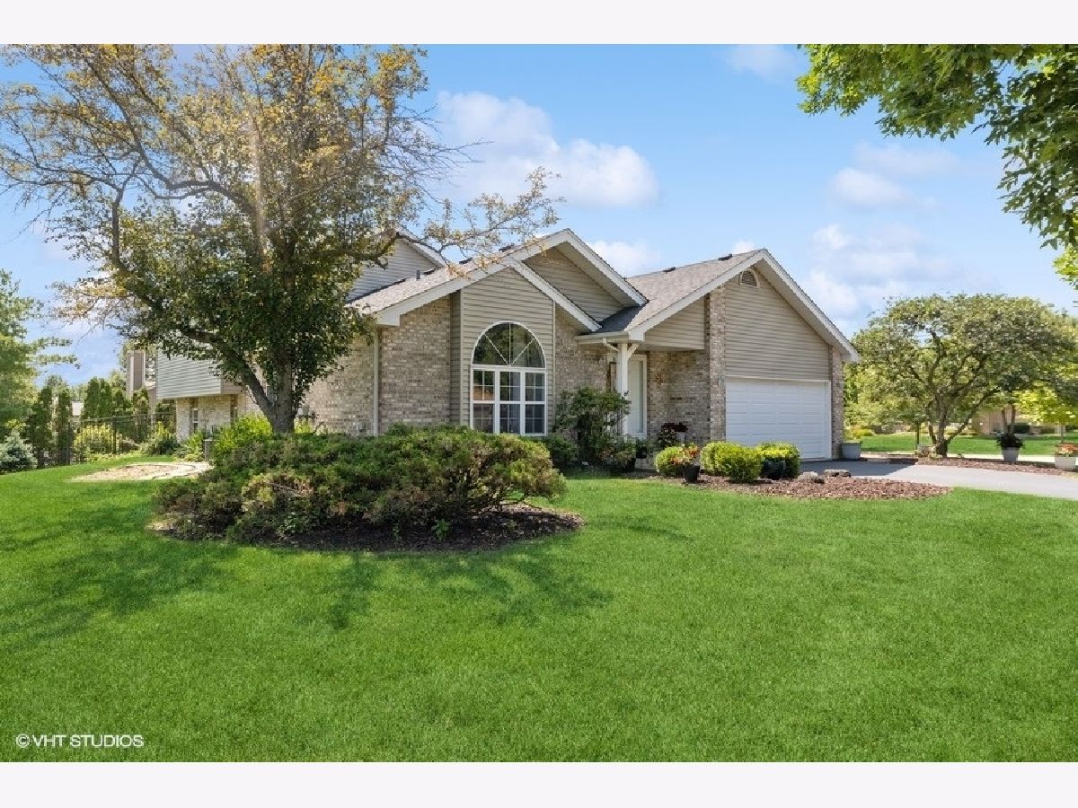 Homes For Sale Emerald Estates Mokena Illinois, 10423 Aileen Avenue