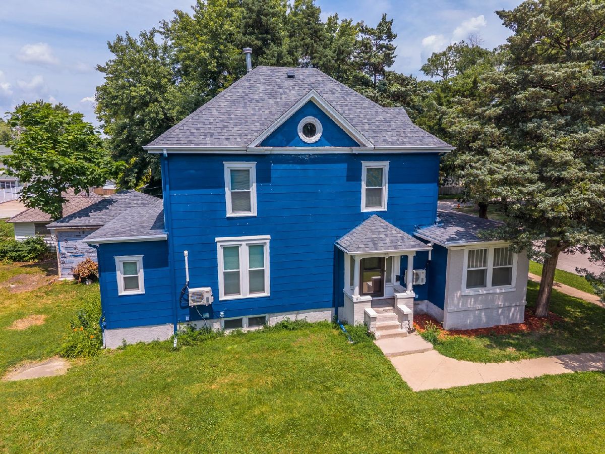  For Sale Pontiac Illinois, 615 Chicago Street