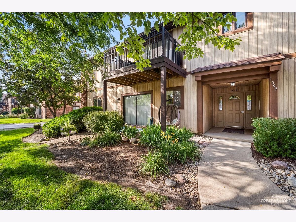  For Sale Roselle Illinois, 1099 Prescott Drive