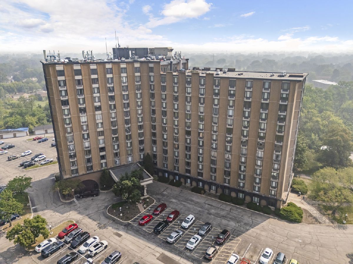 Condominiums For Sale Renaissance Towers Palatine Illinois, 1 Renaissance Place