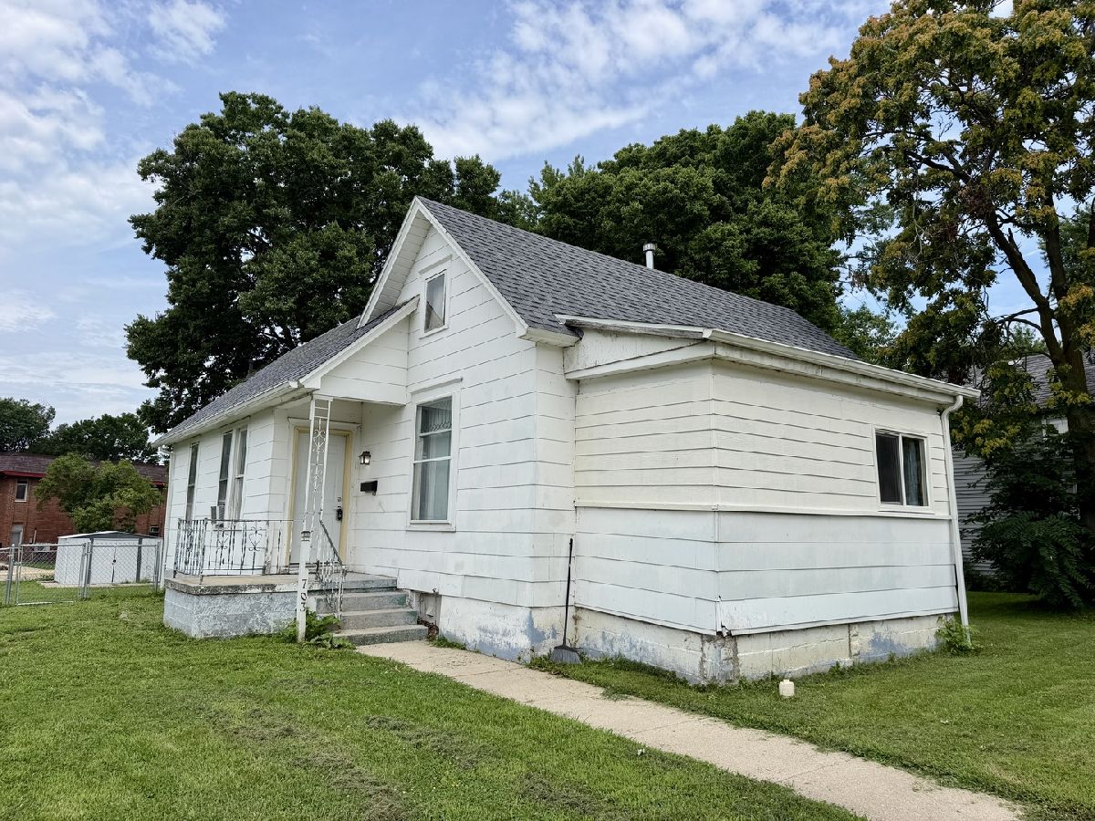  Sold Sterling Illinois, 703 Park